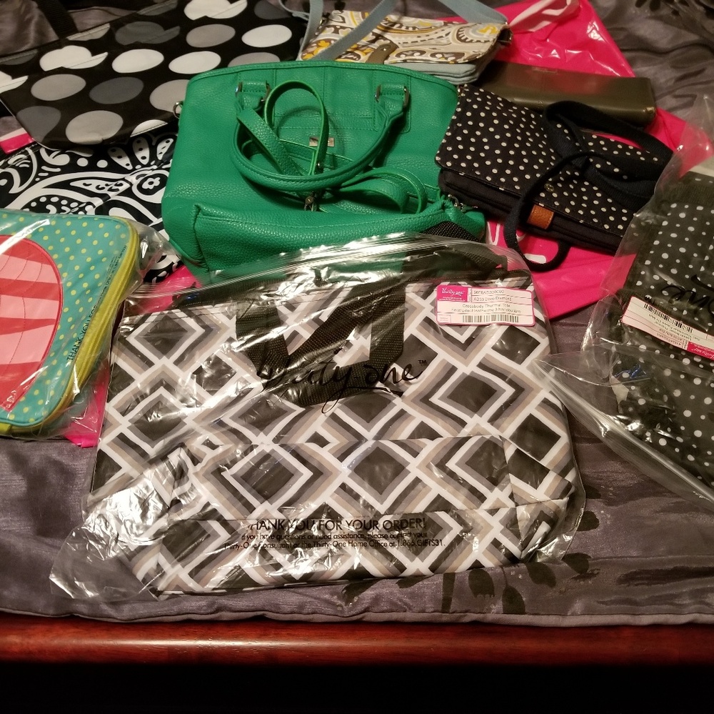 Thirty-one BUNDLE BRAND NEW ITEMS ,SOME USED ONCE.